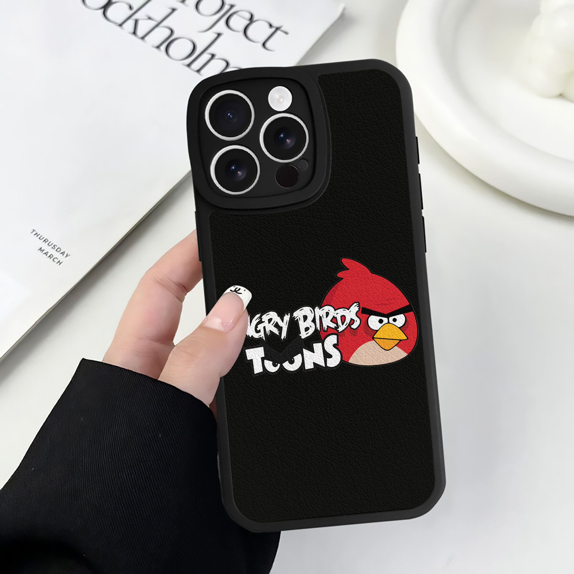 （画像用） Angry Birds アングリーバード 【iPhone 16シリーズ対応】シリコンスマホケース（レザー調） 材質：シリコン
